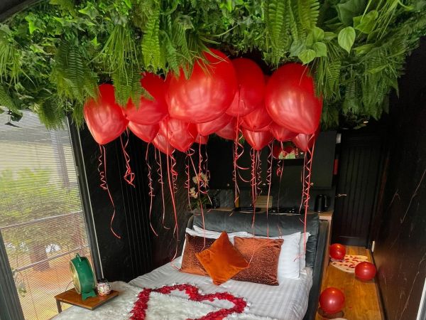 The Cruiser with ceiling balloons