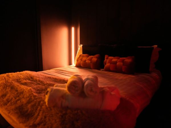 King Size Bed in the KOI