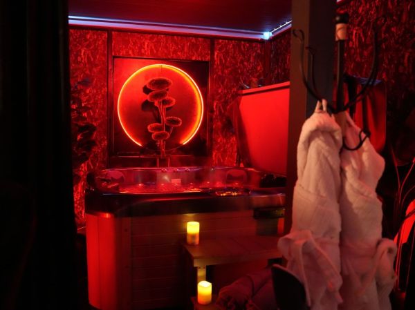 KOI hot tub with closed shutter window