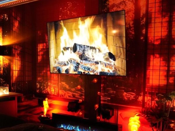 KOI large screen and wall scenary