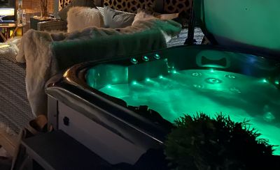 The Copper Cabin Private Hot Tub