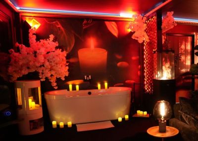 KOI Double Ended Bath Tub with Waterfall Tap