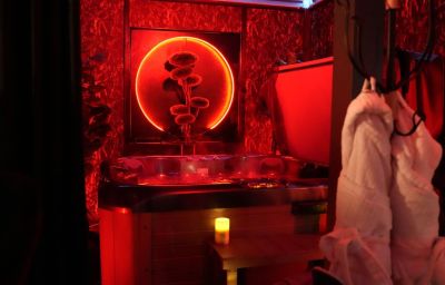 KOI closed shutter with hot tub